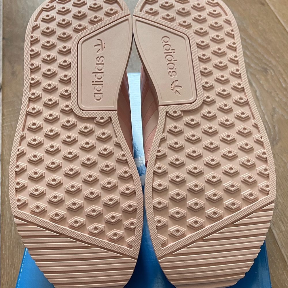 Adidas Women's Soft Pink Sneakers - Picture 5 of 5